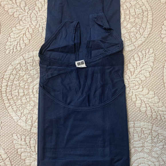 Uniqlo Soft tank top - Picture 2 of 5